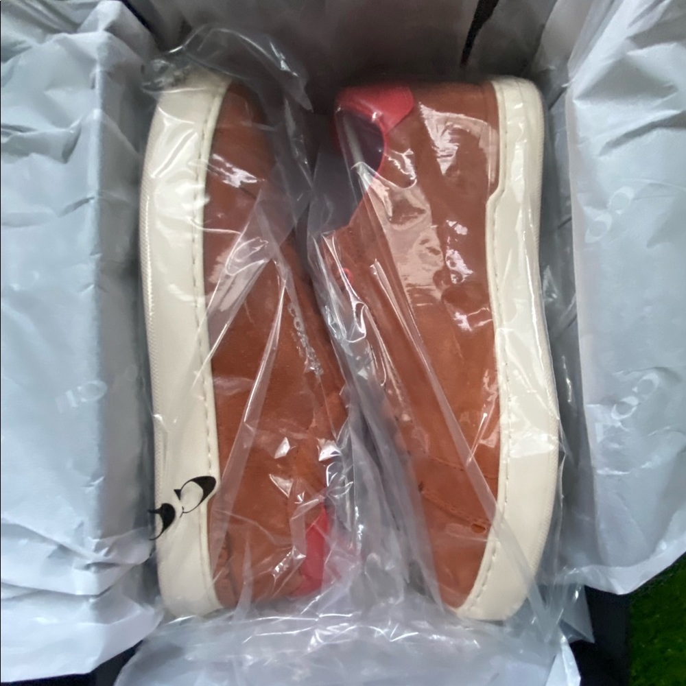 Coach Clip Low Top Sneakers, 8, New - Picture 6 of 6